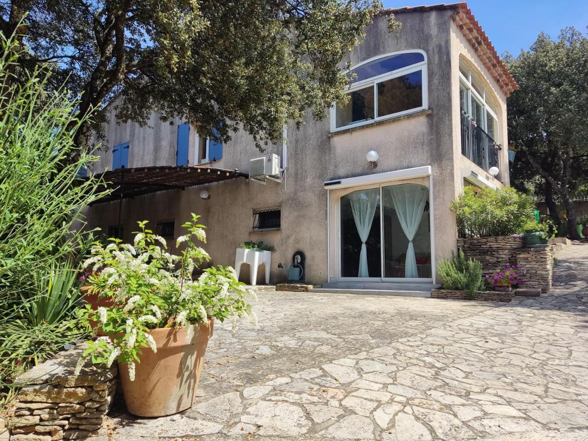 Charmant Studio A Castillon Du Gard, A Deux Pas Du Pont-Du-Gard Екстер'єр фото